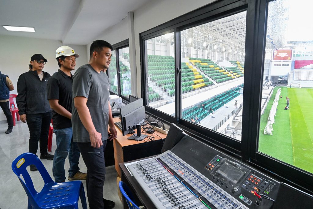 Gubsu meninjau stadion teladan 5