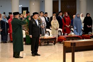 Gubernur melantik Pj Sekda Timur Tumanggor-4.jpg