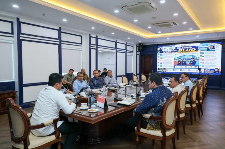 GubsuRapatOPDTransformasiOlahraga1.jpg_copy_1200x799