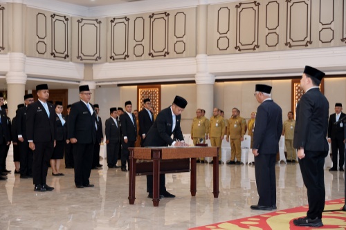 Wagub lantik Pejabat Adm dan Pengawas (5).jpg